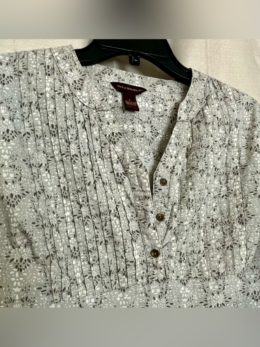 Bit & Bridle Women’s Large Gray Floral Print Pintuck Peasant Blouse - Picture 3 of 7